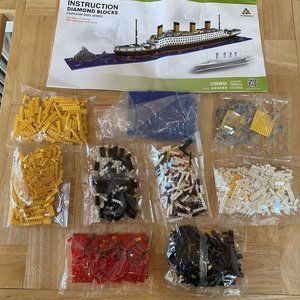 RMS Titanic Model Small Blocks Diamond Blocks - No Box - Never Used